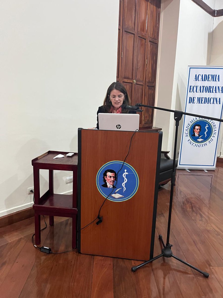 ¡Nuevos miembros en la Academia de Ciencias del Ecuador!
El 21 de marzo dimos la bienvenida a 13 científicos destacados como nuevos miembros. La ceremonia, presidida por el Dr. Enrique Terán, contó con autoridades como el Dr. Pablo Beltrán (CES) y Mgs. Stephany Pulles (SENESCYT).