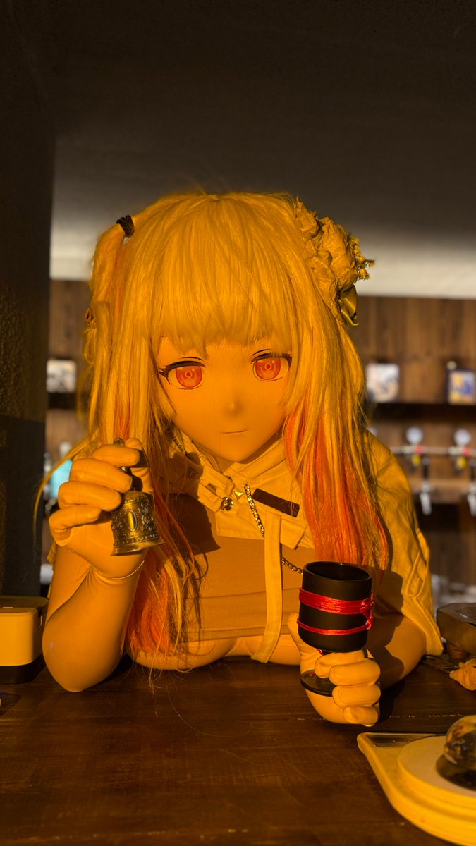 偶遇? / Encounter?
Shot &amp; Special Assist via Yig.Bar
#kigurumi 
#Latex
#肌ラバー 
#着ぐるみ