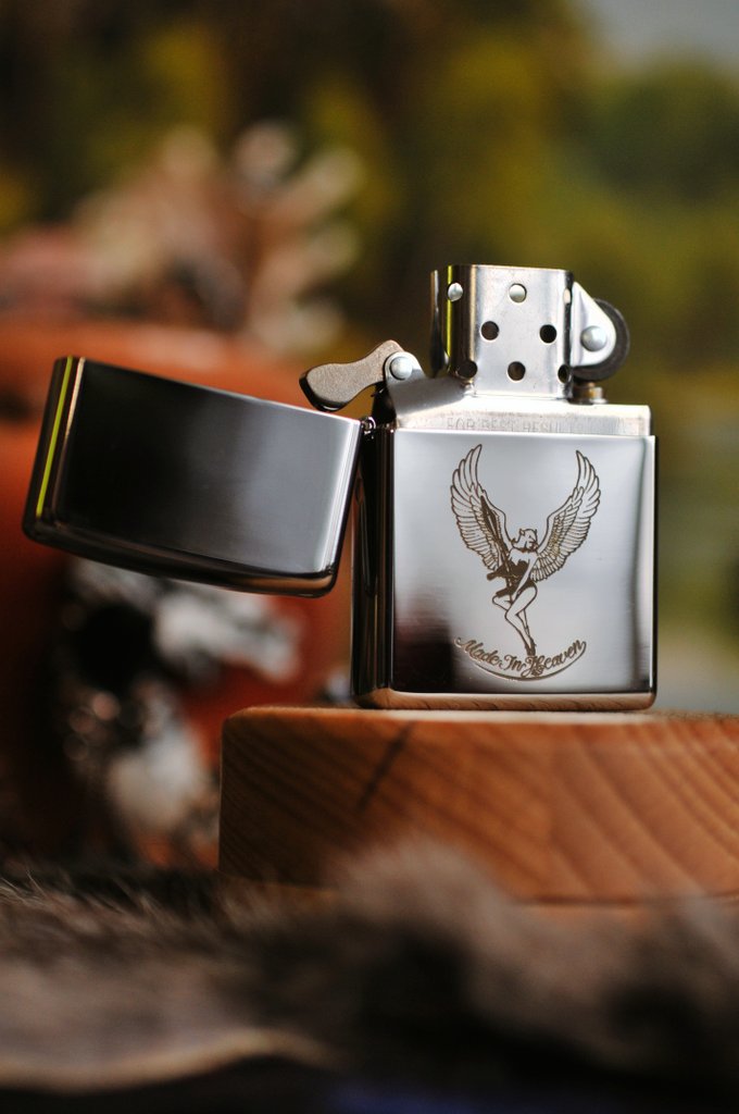 rubygoths's tweet image. engraving of goddess of my goddess Claire 馃挊 this little RE talisman i take almost everywhere (in case of zombie apocalypse, you know...........馃憣馃徎)
#ResidentEvil #ClaireRedfield #madeinheaven #zippo