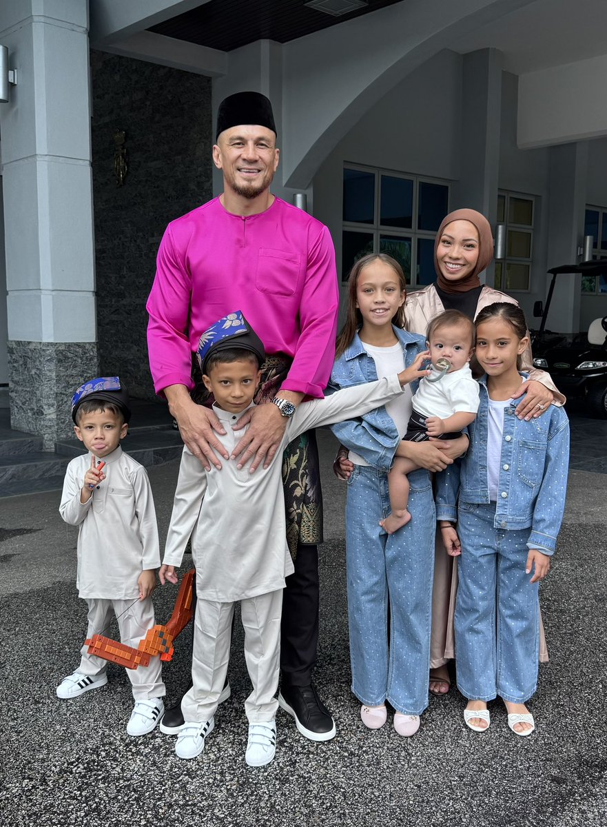 SonnyBWilliams's tweet image. Eid Mubarak from the Williams. ❤️🤲🏽🌙