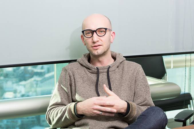 goujussk2's tweet image. 交差点でモデル3とすれ違うと意識しちゃって見ちゃうんだけど、今日のオーナーさんは
『モンマジの兄』

姉の専門学校時代の先生w

分町で飲んでると弟は普通にいるよ！

#モンマジ　#モンキーマジック　#monkeymagic #メイナード