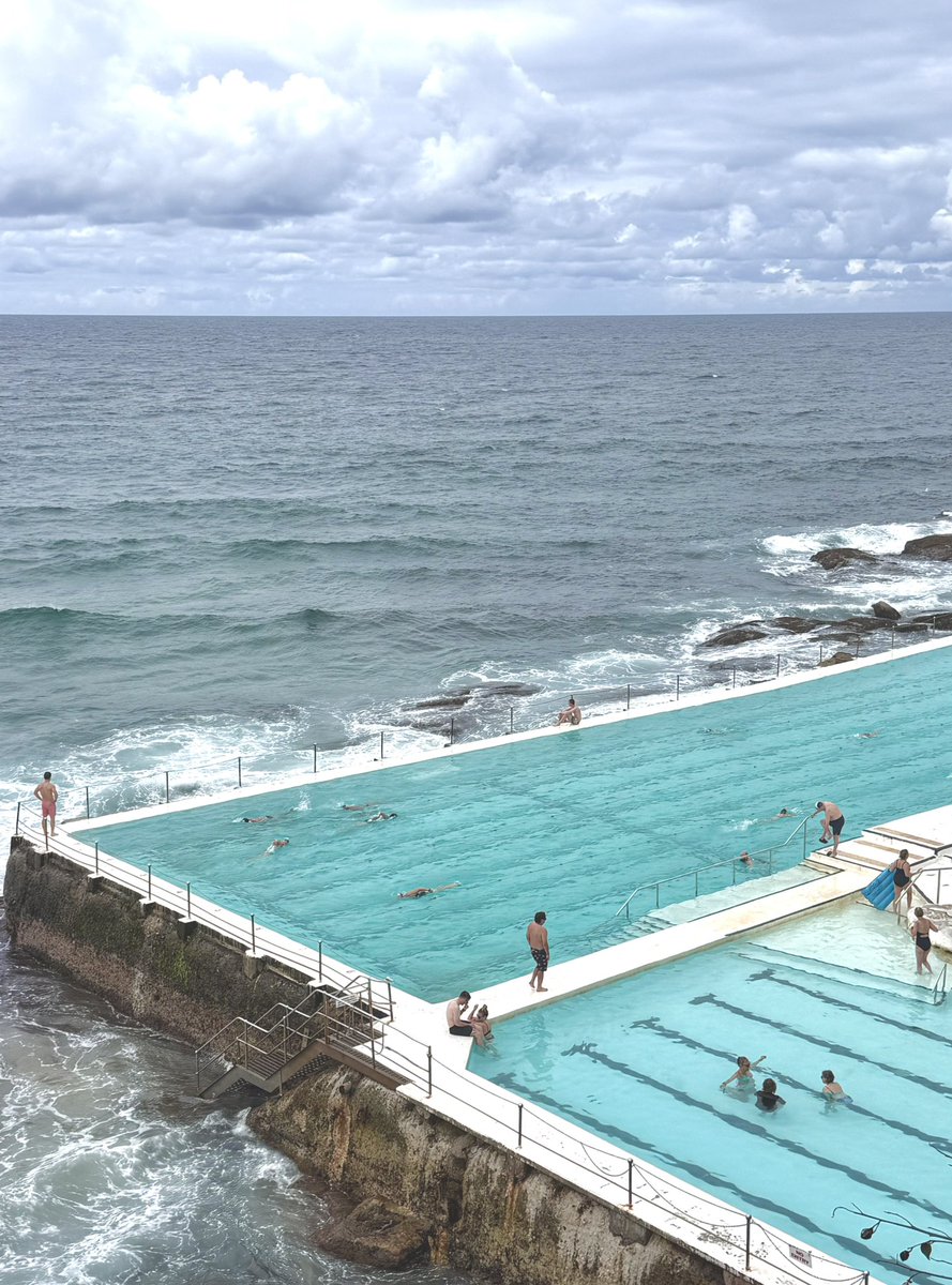 긴 여행을 하며 일이나 내 개인적인 고민들은 하나도 떠오르지 않았지만, 뉴스를 찾아보며 다른 걱정에 가슴이 답답해졌고, 몇 가지를 새로 다짐했다.