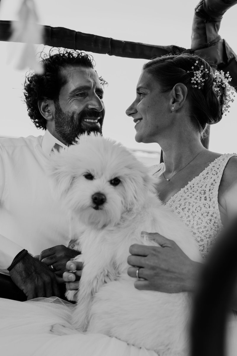 Aizvadītajā nedēļā sabildēju savas pirmās 2025. gada sezonas kāzas. Drīz būšu Latvijā un gribu sabildēt kāzas arī kādam no jums. Ja plāno precēties laika posmā no 15. jūnija līdz 15. septembrim (+/-), dod man ziņu ❤️
Visādi citādi priecāšos, ja padalīsies ar šo tvītu šepat :)