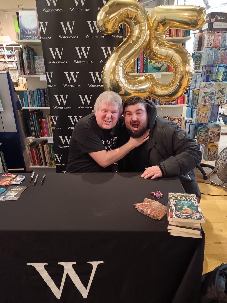 Darren Shan tweet media