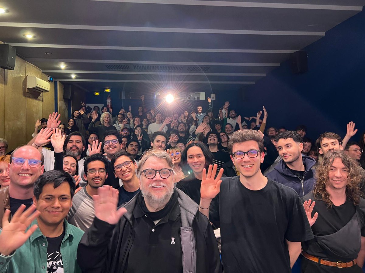 So much love for this guy <a href="/RealGDT/">Guillermo del Toro</a> 😍

✨ #GuillermodelToro était hier au Paris Cinéma Club pour une nuit magique ! Présentation, Masterclass, Q&amp;A, dédicaces et photos avec le public, on ne le remerciera jamais assez pour sa générosité 🙏 

Muchas gracias señor y a todos ♥️