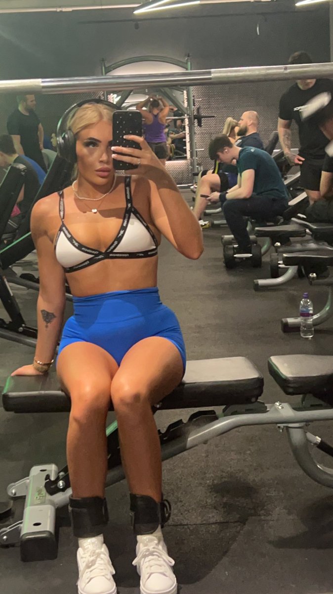 dannidomme1's tweet photo. I bet I can lift more than you beta https://t.co/0fSF7VSVsM