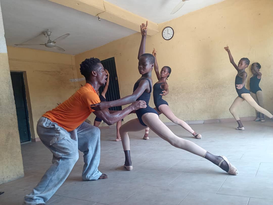 A ballet teacher does more than correct posture and perfect technique. They lift, guide, and see potential where others might not.

📸: Leap of Dance Academy
Tsalu Ayomi, Beauty Omodiagbe, Olamide Olawale

#BalletWestAfrica
#LeapOfDance
#BalletTeachers
#MentorsInMotion