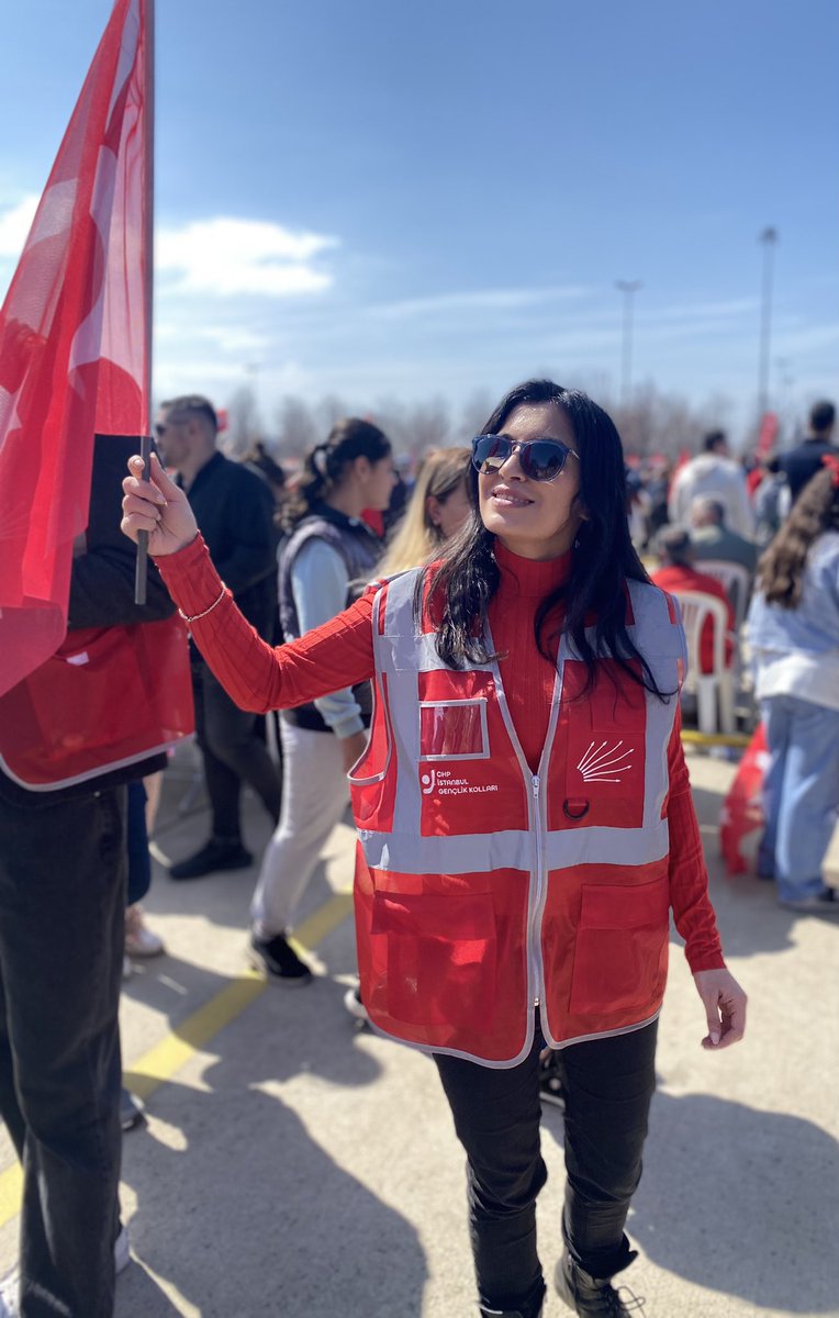"Milletin bağrından temiz bir kuşak yetişiyor. 
Bu eseri ona bırakacağım ve gözüm arkamda kalmayacak!"

HAYDİ HEP BERABER  #GençleriçinKenetlen