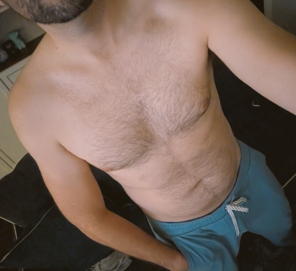 Shirt off before the colder weather hits 🥲