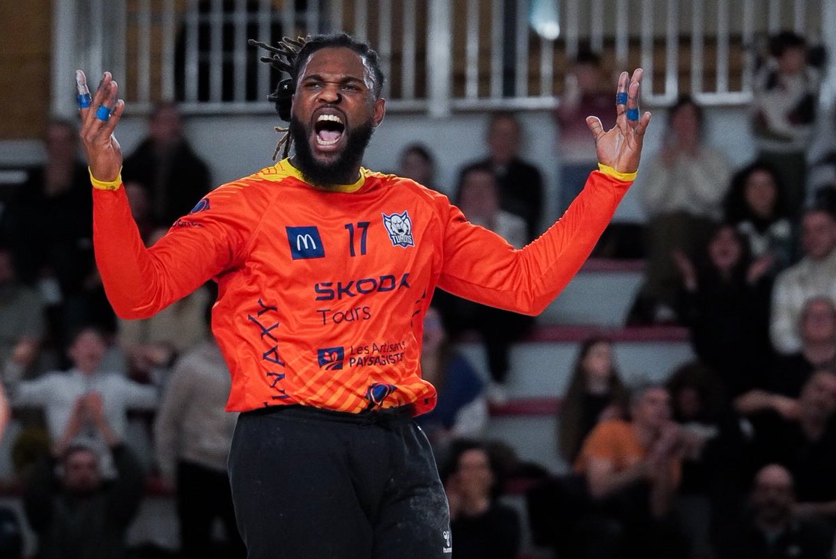 Lucileprod's tweet photo. un retour sur image sur le match du 22 mars entre saint-cyr-sur-loire sur loire et torcy 
#Handball https://t.co/Dugd7R6waY