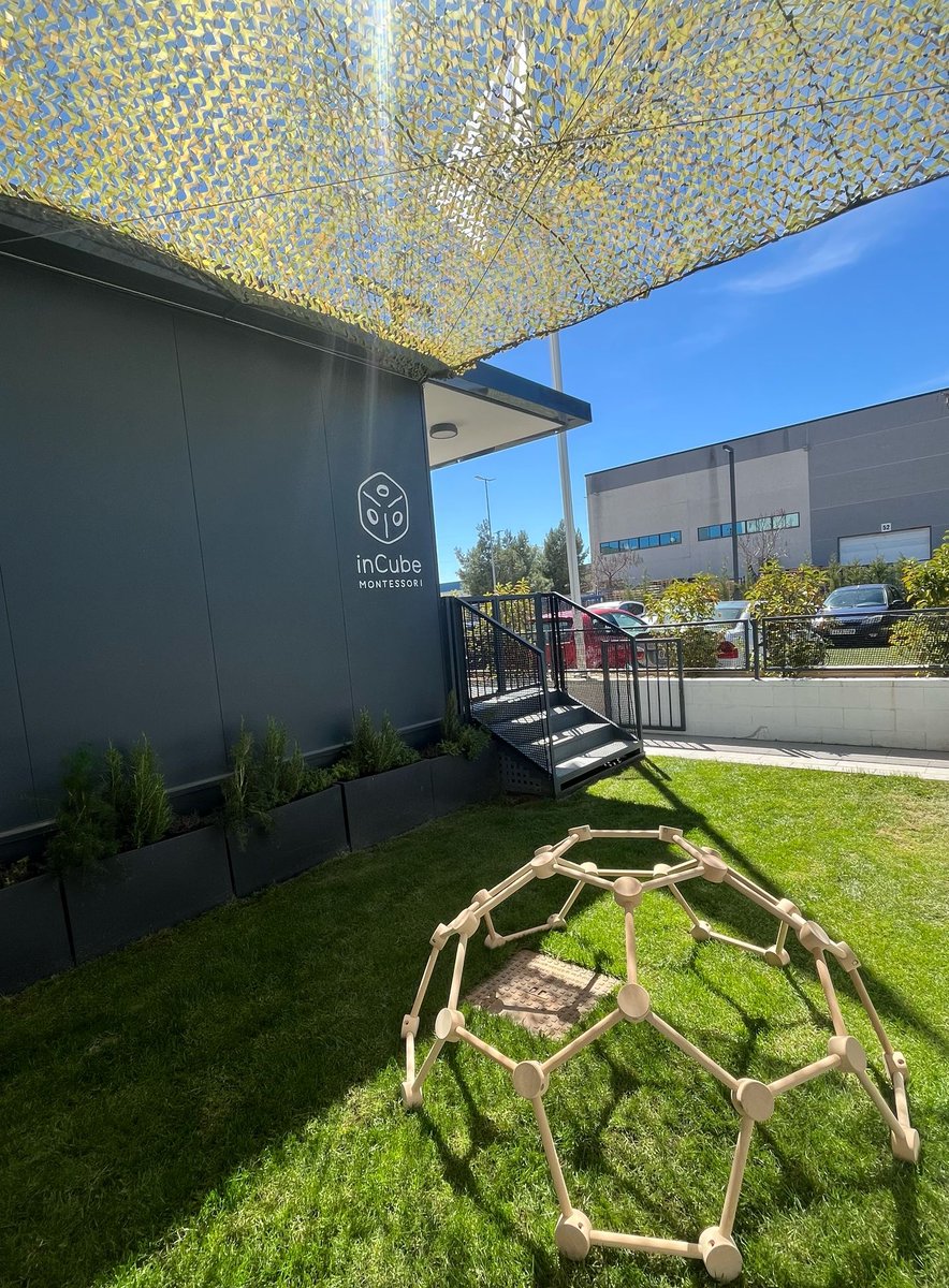 Es un gran día para <a href="/inCube_M/">inCube Montessori</a>, desde hoy estamos operativos mejorando la vida de familias en una fábrica de España.
Gracias a todos los que ayudaron para que sea una realidad, ya agradeceré a cada uno en persona cuando caiga de esta felicidad.
Lo dicho, al final hay recompensa.