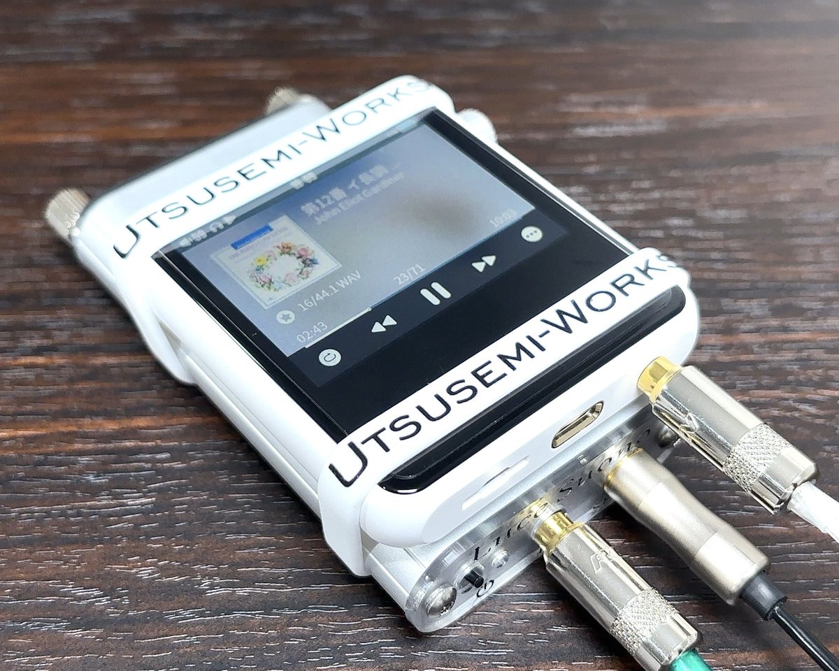 シリコンバンドはこの5色で、白だけLuce Suono向けサイズになっております💁🏻‍♂️
2本1組での販売で、青、赤、黒は150組、紫と白は50組入荷しております