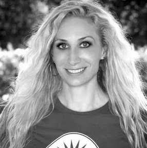 terrylkennedy's tweet photo. Mind was a prison, ruby lined
in its lipstick noir—everything woman
I was expected to be, trapped between
papered walls . . .

from " Everyone in Me is a Bird" by Melissa Studdard 
https://t.co/JY19elNZLt 
#WomensHistoryMonth https://t.co/WChjQ1PyE3