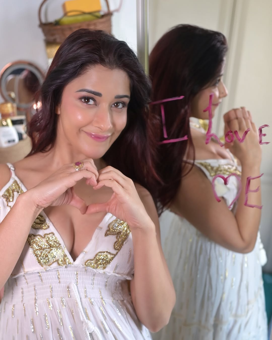 GnXipsVaUAAI_cJ?format=jpg&name=large