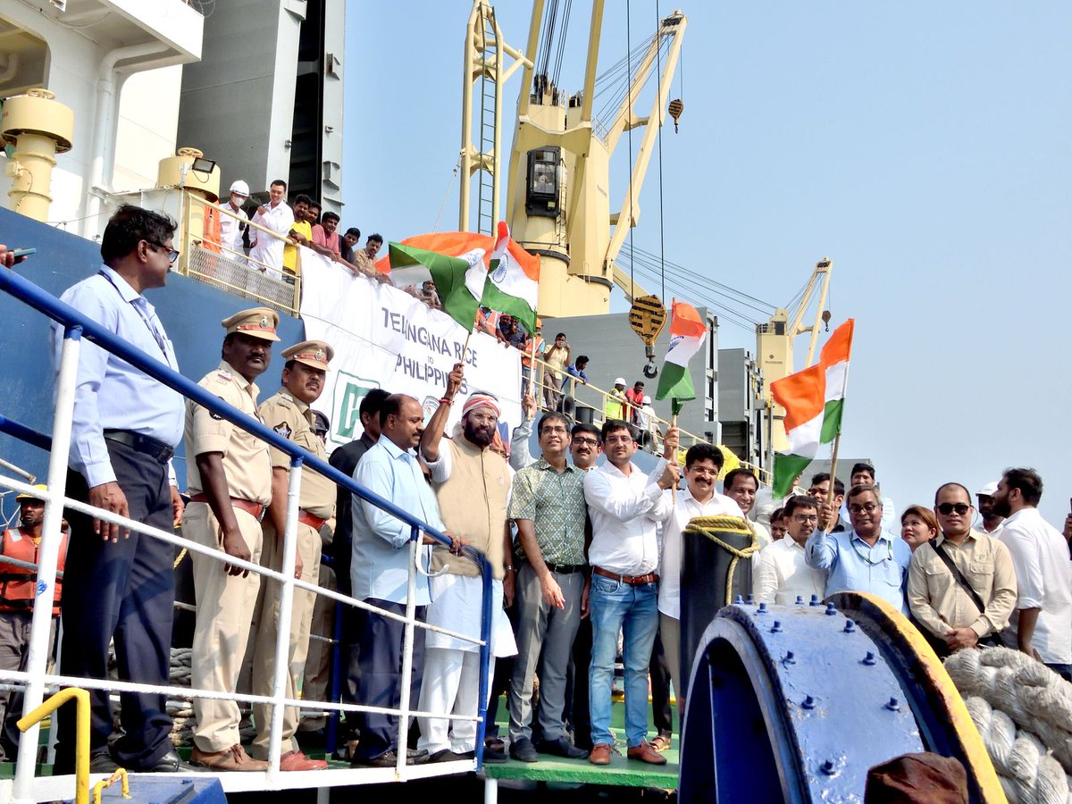 UttamINC's tweet photo. I flagged off the first consignment of Telangana rice to the Philippines from Kakinada Port today, marking a historic entry of TG into the global rice export market. 

Senior officials from Civil Supplies Corporation &amp; representatives from the Philippines delegation were present https://t.co/tnpb6i7Gjy