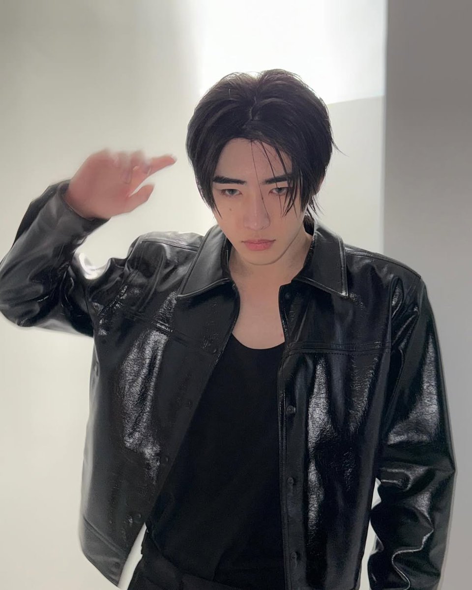 hourly_sh's tweet image. sunghoon instagram update ✮