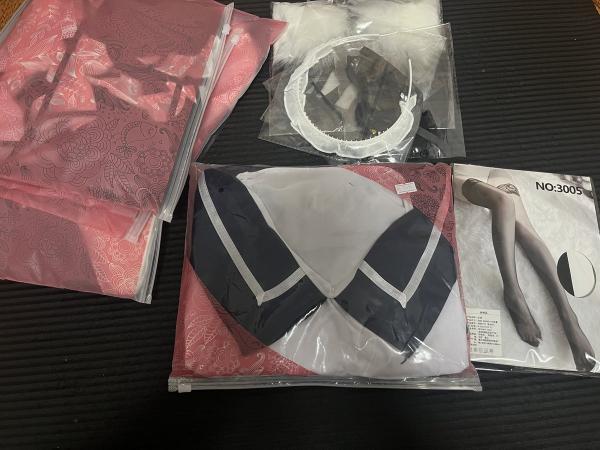 好的衣服已经到了
模特们可以准备了！