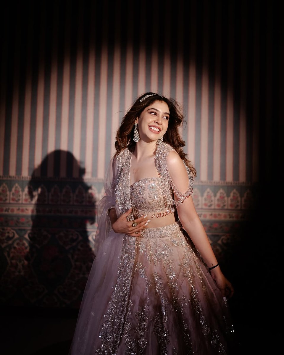 LifeOfMeena's tweet image. The beautiful smiley Queen 👑 GOOD EVENING FRIENDS 💕 
#nititalor #nititaylor