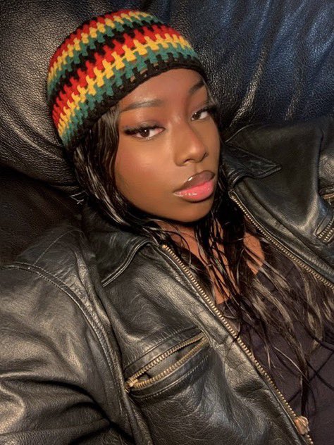 blvckvenuse's tweet image. Coucou! Je prends les commandes de mes beanies Marley, CAT, Big Ruffles ainsi que les SLOUCHY. Si vous souhaitez en commander n’hésitez pas à m’envoyer un message ou me contacter sur Instagram.com/venusecrochet
SLOUCHY: 40€
Marley: 35€
CAT: 32€
BIG RUFFLES: 40€