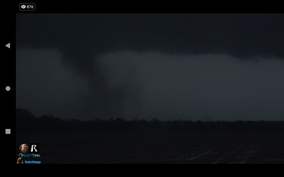 Shane6211's tweet photo. @ToddYakoubian I was watching live video from another storm chaser at the time the tornado was actively on the ground and got this snapshot. https://t.co/YUKoFWGy8v
