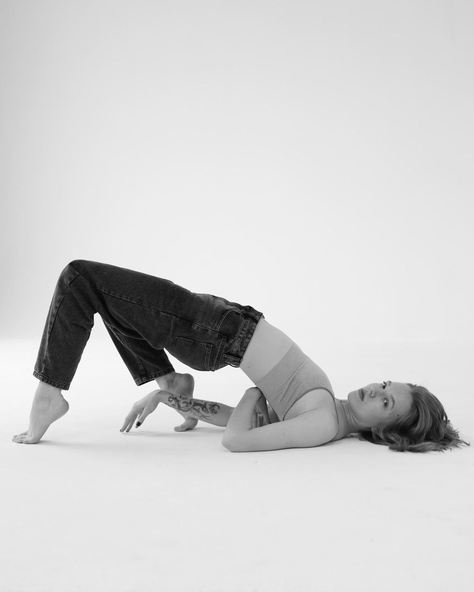 nashevot's tweet photo. When my back hurts https://t.co/wp64CmTP7M