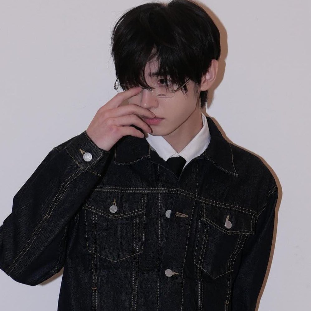 nics 𝜗𝜚 tweet media