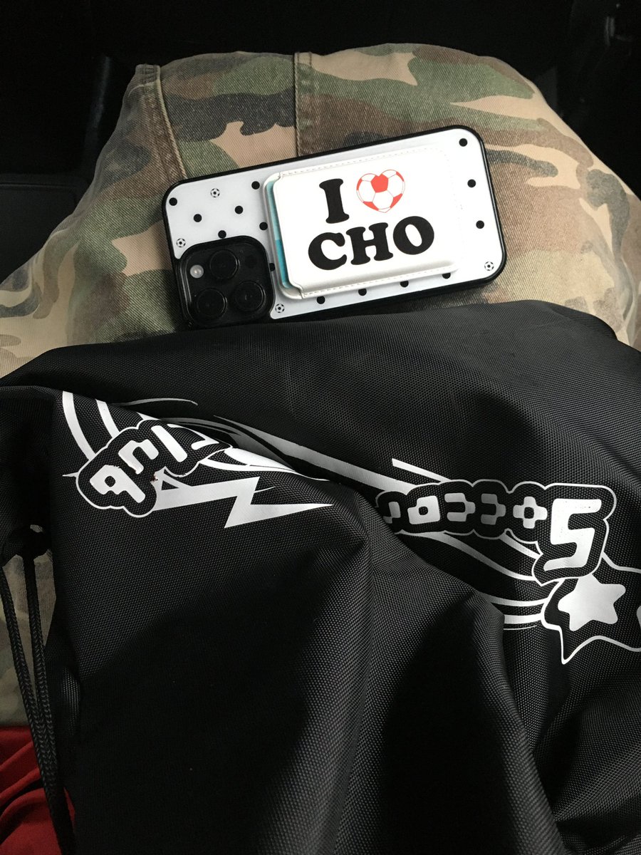 싸커 도트 케이스
아이러브머그컵 / 맥세이프 카드지갑
아이러브 반팔 / 롱슬리브
+ 쿠션키링 (8천원 예상) / 짐색 할까말까 …

그리고 또 원하시는 재판매 목록 있으신가용 ?