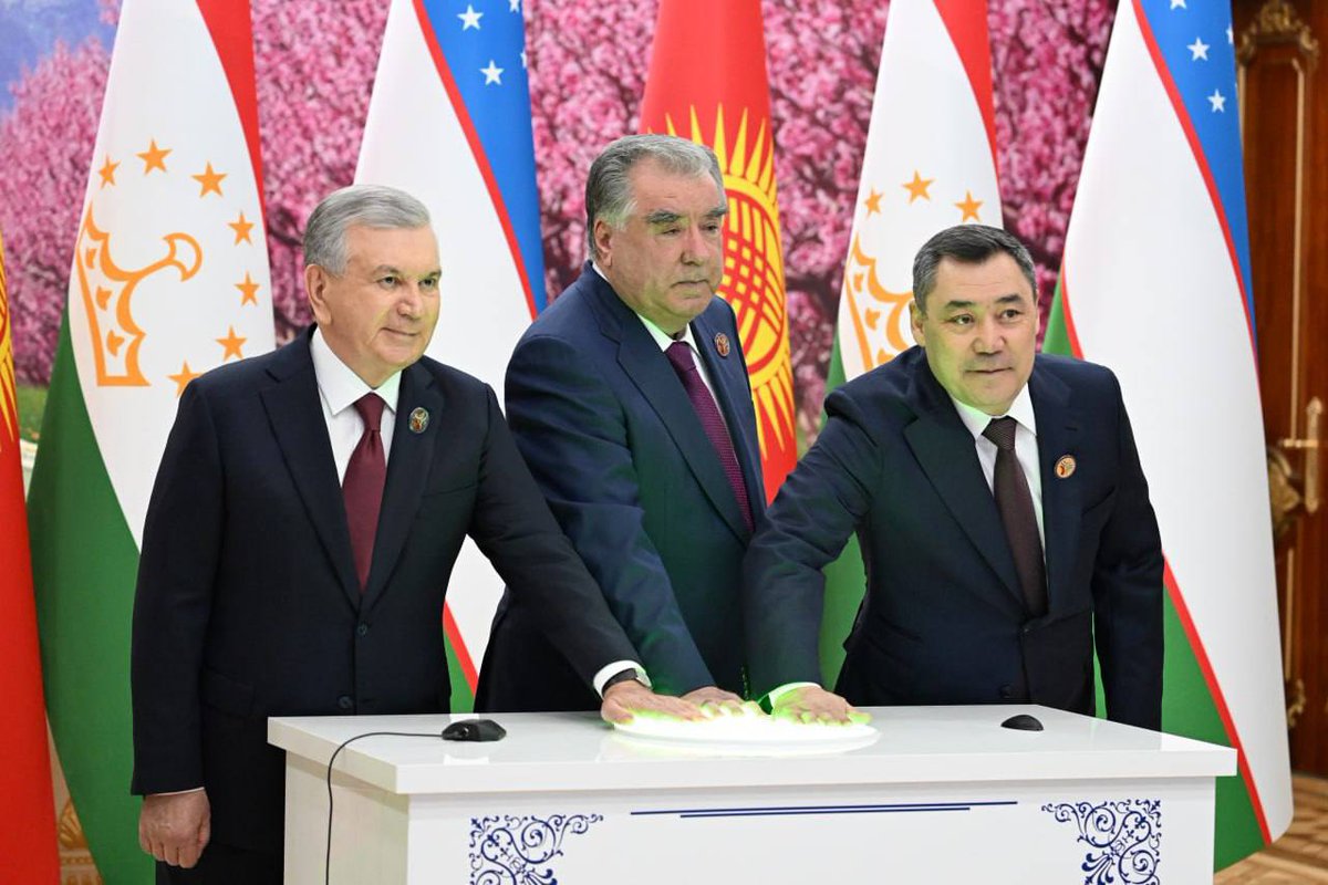 president_uz's tweet photo. Continuing the program in #Khujand, Presidents Shavkat #Mirziyoyev, @EmomaliRahmonTJ and Sadyr #Zhaparov inaugurated the Friendship Stele at the border junction of their three countries. The monument aims to symbolize the strengthened friendship, trust, and strategic partnership among the nations.