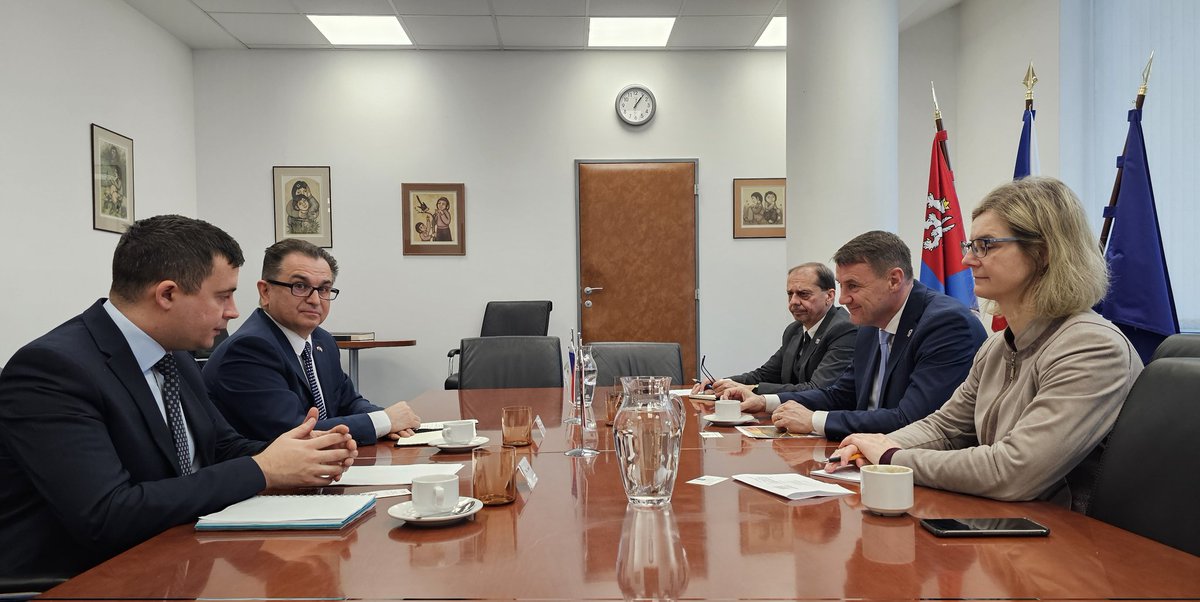 Vzácného hosta dnes v sídle kraje uvítal hejtman <a href="/MartinPuta/">Martin Půta</a>. S jeho excelencí, srbským velvyslancem Berislavem Vekićem, hovořili o propojení českých firem s těmi srbskými, ale i o propojení kulturních organizací a vysokých škol.