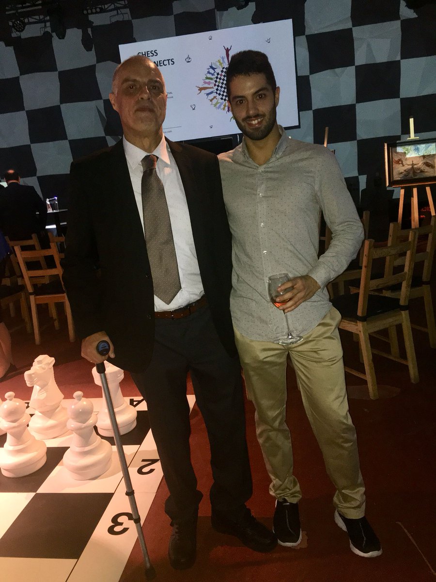 ajEdu (@ajedu4) on Twitter photo Desde Azkoitia Gipuzkoa 🇪🇸 el presidente y director de #EXPOCHESS <a href="/DavidS1erra/">David Sierra </a> y <a href="/On_Kijote/">JOSE M. SIERRA</a> 📤 envían 📥 el video 📹 Conclusiones del Conversatorio Ajedrez♟️en el Aula, X Aniversario.
👀Míralo 👉 🔗 ajedu.blogspot.com/p/efemerides.h…
GRACIAS!. 🤗
#ajEdu4
<a href="/peremarques/">Pere Marques</a>
<a href="/leontxogarcia/">Leontxo García</a> Desde Azkoitia Gipuzkoa 🇪🇸 el presidente y director de #EXPOCHESS <a href="/DavidS1erra/">David Sierra </a> y <a href="/On_Kijote/">JOSE M. SIERRA</a> 📤 envían 📥 el video 📹 Conclusiones del Conversatorio Ajedrez♟️en el Aula, X Aniversario.
👀Míralo 👉 🔗 ajedu.blogspot.com/p/efemerides.h…
GRACIAS!. 🤗
#ajEdu4
<a href="/peremarques/">Pere Marques</a>
<a href="/leontxogarcia/">Leontxo García</a>