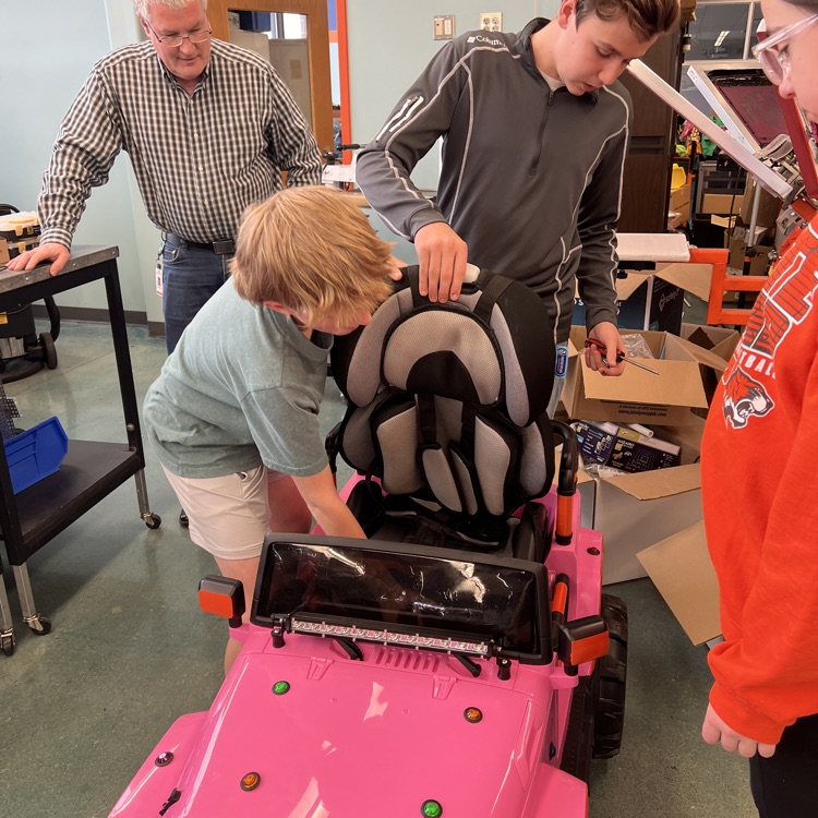 Edgewood Middle School tweet media