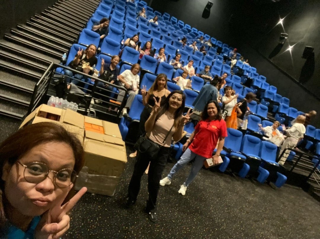 AnianaDP's tweet photo. @Jolly_lLo @rhiannachloe4 @bashiajarieg @Jolly_lLo  @rhiannachloe4 @mherl1030  

KIMPAU MOVIE 100M WORLDWIDE
#MLWMYDHits100MWorldwide https://t.co/TP2bQRgFns