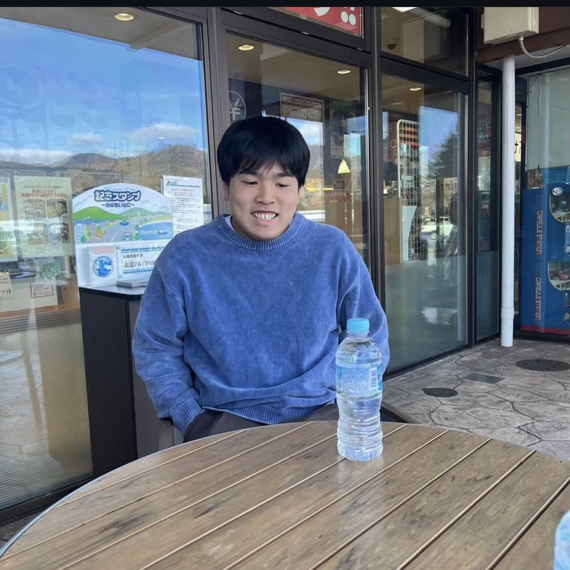 元バスケ部の闘志あふれるレシーバー。普段物静かな彼だが、時折見せる太陽のような笑顔が魅力的である。

【名前】安永灯吾
【学年】2
【学部】経済学部
【ポジション】WR/LB
【出身高校】松山南高校 （愛媛県）
【新入生に一言】アメフト部は誰でも一緒に本気でスポーツに取り組める部活です！