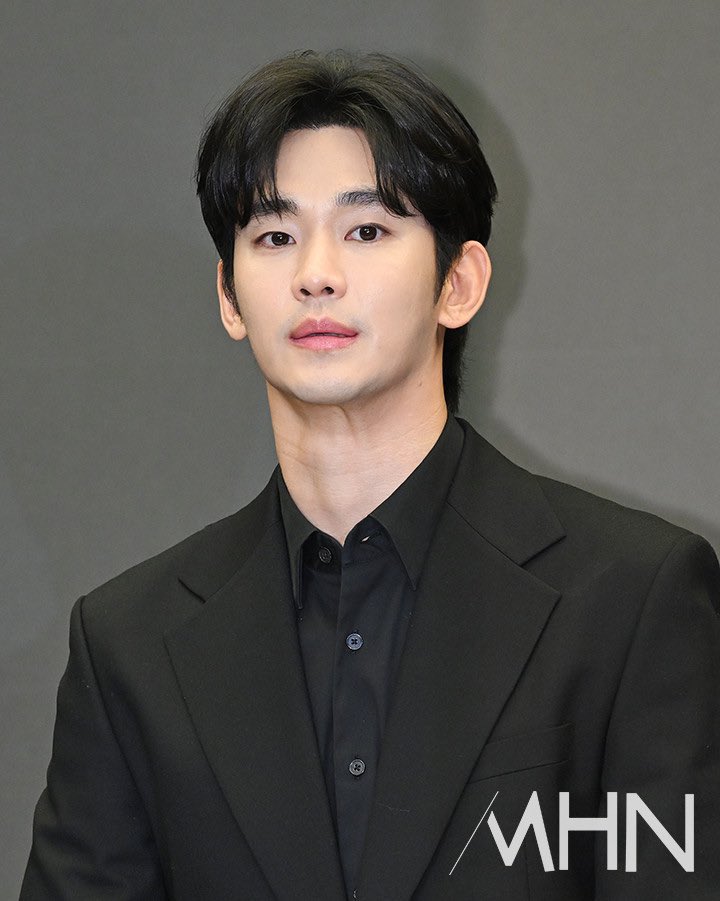 imchang000's tweet photo. You did great. I am so proud of you. 🍀

#KimSooHyun #WeStandwithKimSooHyun 
#justiceKimSooHyun #김수현 #金秀贤 #fromvietnam #vietnam https://t.co/8NGsw62oPi