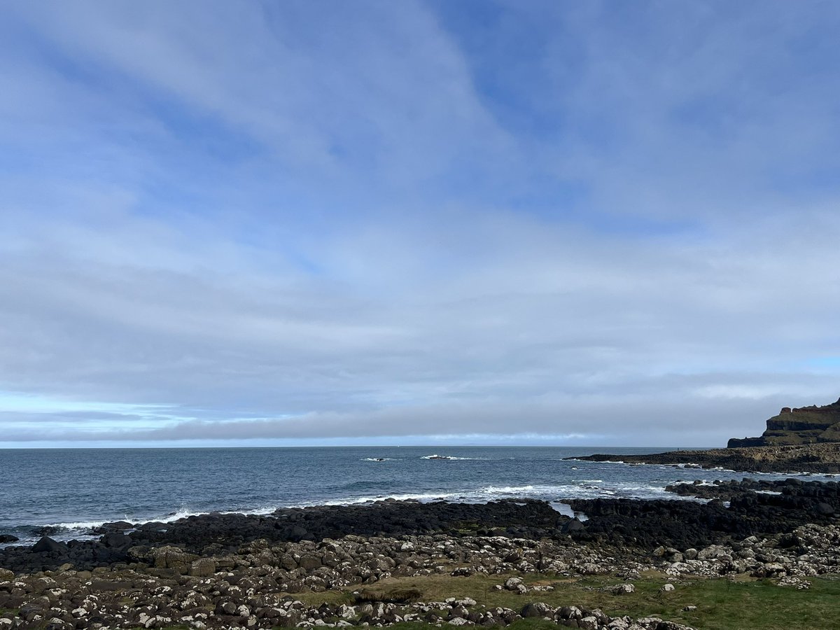 ChinaServices's tweet photo. “Standing in awe at the Giant’s Causeway, a true natural wonder! 🌊🪨 These hexagonal basalt columns tell stories of ancient legends and geological marvels. An unforgettable experience! #GiantsCauseway #NorthernIreland #NaturalWonder #ZatinoTravel” https://t.co/9fy4UVj0Oi