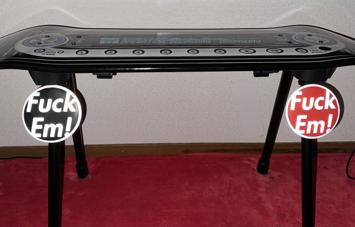 Supreme_X_Gratz's tweet image. かったけど
これでいいのか
リフレクター

（無理やり使っている感を心から詫びている情景が目に浮かんでいる句となっています）

総評:25/100てん
#Supreme
#2025SS
#week5