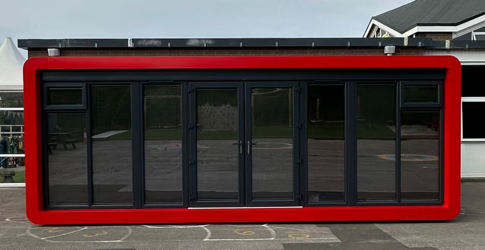 We provide a diverse array of education pods, customised for the education sector, catering to Primary and Secondary Schools, Colleges, and Universities throughout the UK.