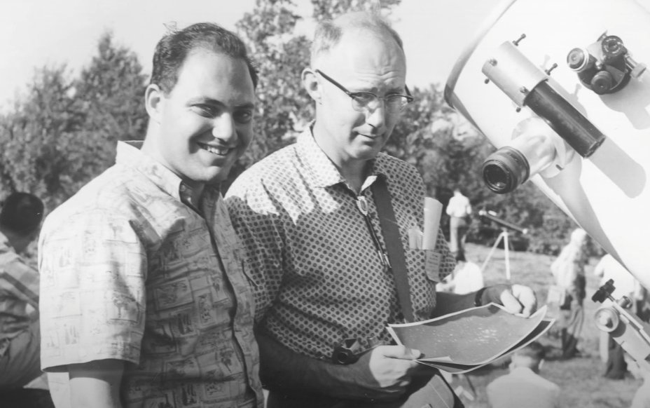 🔭Stellafane and Beyond🍾
Trailer 2 has just dropped.

The joy of telescope making and some of the amateur astronomers that went on to help us understand the Universe in which we live.

youtu.be/VqSgTOH6qhw?