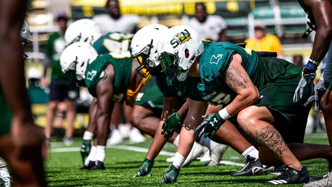 Mark Gorbatenko 6’7” 265 lbs Portal DE tweet media