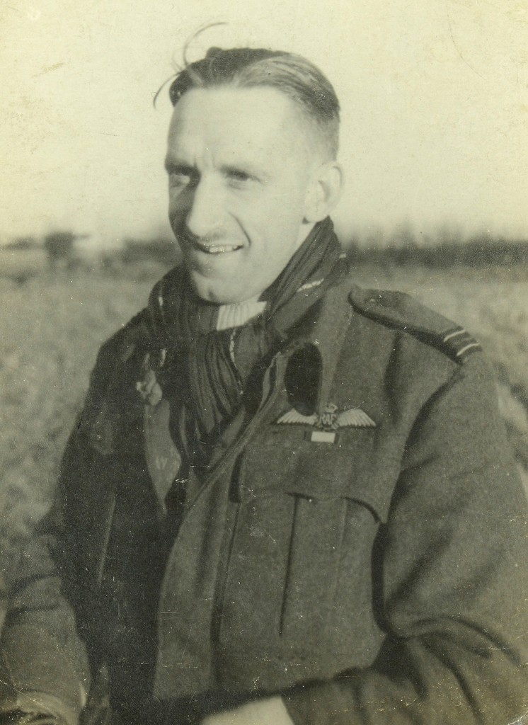 NoonansAuctions's tweet photo. A rare Second World War group of medals awarded to a Lancaster Bomber pilot will be offered at Noonans next week.
https://t.co/q6PieIzwv0
#medals #medalcollector #lancasterbomber #secondwar #RAF #DFC https://t.co/jg0XSBmPHB