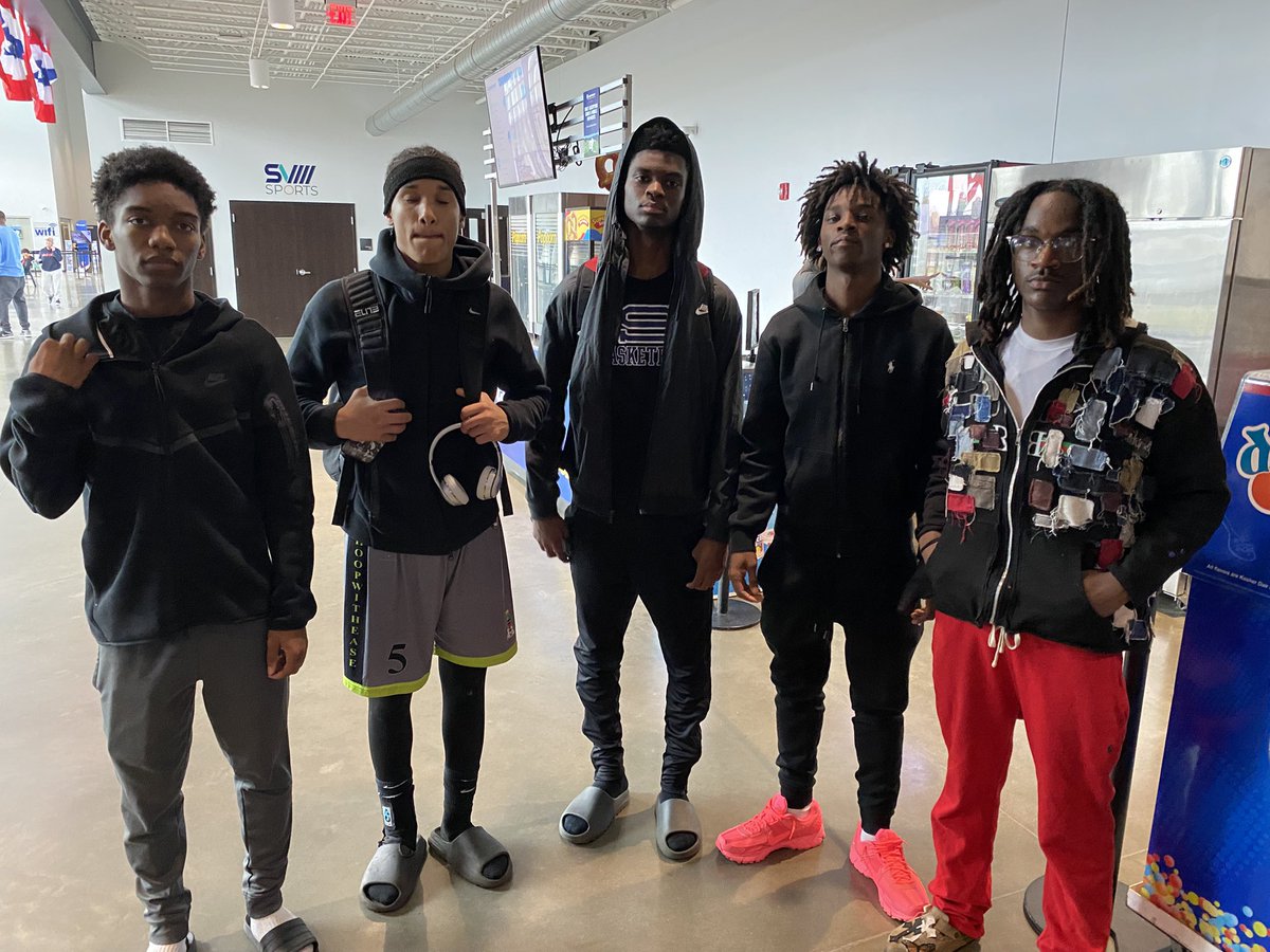 Griffin Grasshoppers Elite 17U has 5 of Georgia’s TOP 2026 guards all on the same team. The FAB-5! Pick your poison!

Alando Richards (Hampton)
Donaven Thomas (Maynard Jackson)
Omari Barnes (Mays)
Keelan Day (Spalding)
Chris Anderson (Dutchtown)