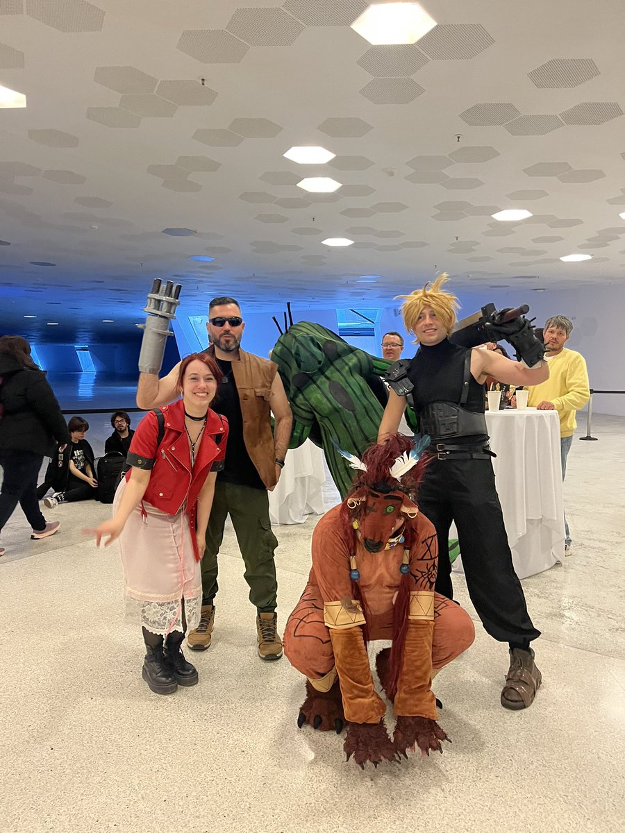 ✨ Take my hand and never let me go ✨

Conciertazo 🩵 #FFVIIREBIRTH