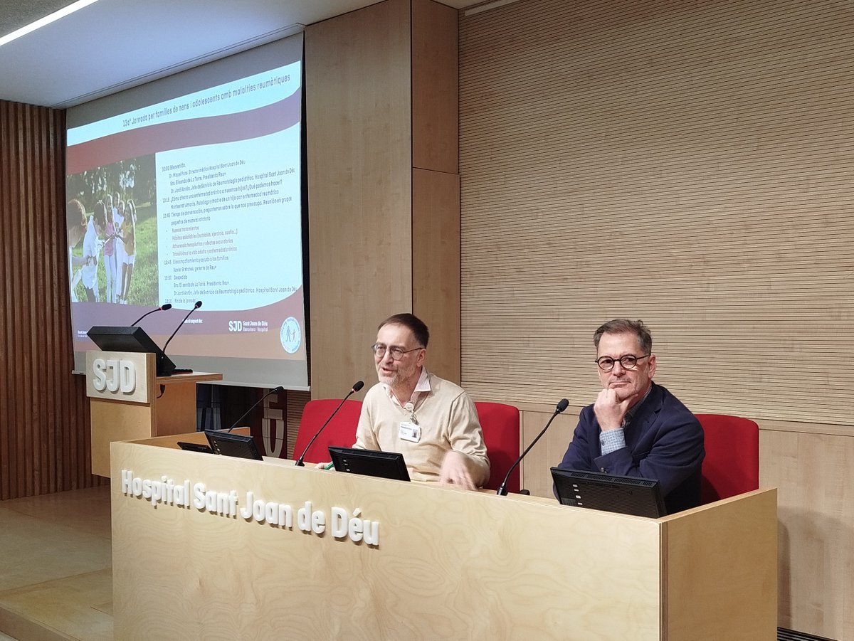 reu_mas's tweet photo. El sábado celebramos la 13ª Jornada para familias de niños y adolescentes con #EnfermedadesReumáticas, un evento organizado con @SJDbarcelona_ca. 

Un día de compartir conocimiento y experiencias entre familias y profesionales para mejorar la calidad de vida de los más pequeños👨‍👩‍👧‍👦 https://t.co/yP0Xc6RDbZ
