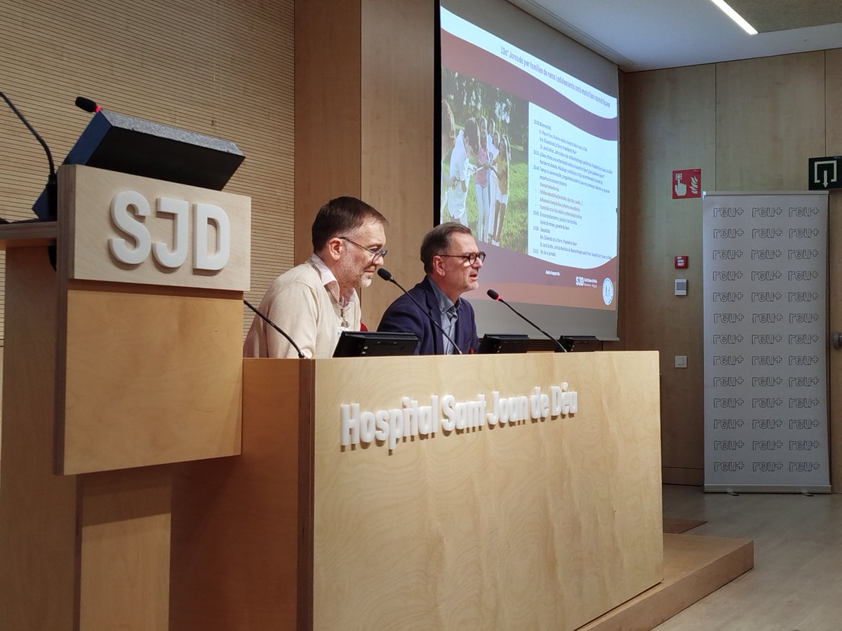 reu_mas's tweet photo. El sábado celebramos la 13ª Jornada para familias de niños y adolescentes con #EnfermedadesReumáticas, un evento organizado con @SJDbarcelona_ca. 

Un día de compartir conocimiento y experiencias entre familias y profesionales para mejorar la calidad de vida de los más pequeños👨‍👩‍👧‍👦 https://t.co/yP0Xc6RDbZ