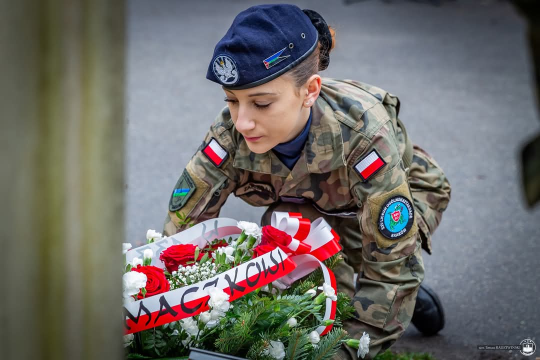 D2KP_DKL's tweet photo. 133 lata temu urodził się gen. Stanisław Maczek – bohater kampanii wrześniowej, dowódca 1. Dywizji Pancernej, wyzwoliciel Bredy. W Krakowie uczczono jego pamięć podczas uroczystości w parku Jordana.

--
#GarnizonKraków #IPN #2KorpusPolskiKraków #Maczek https://t.co/AA5HZeQlyp