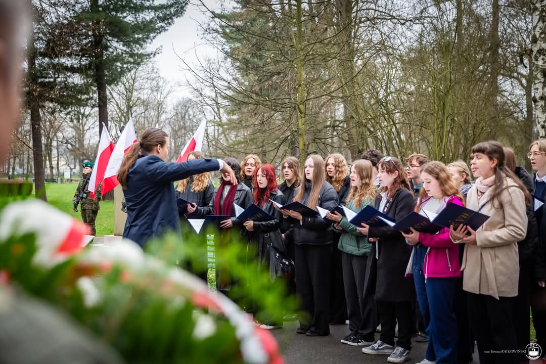 D2KP_DKL's tweet photo. 133 lata temu urodził się gen. Stanisław Maczek – bohater kampanii wrześniowej, dowódca 1. Dywizji Pancernej, wyzwoliciel Bredy. W Krakowie uczczono jego pamięć podczas uroczystości w parku Jordana.

--
#GarnizonKraków #IPN #2KorpusPolskiKraków #Maczek https://t.co/AA5HZeQlyp