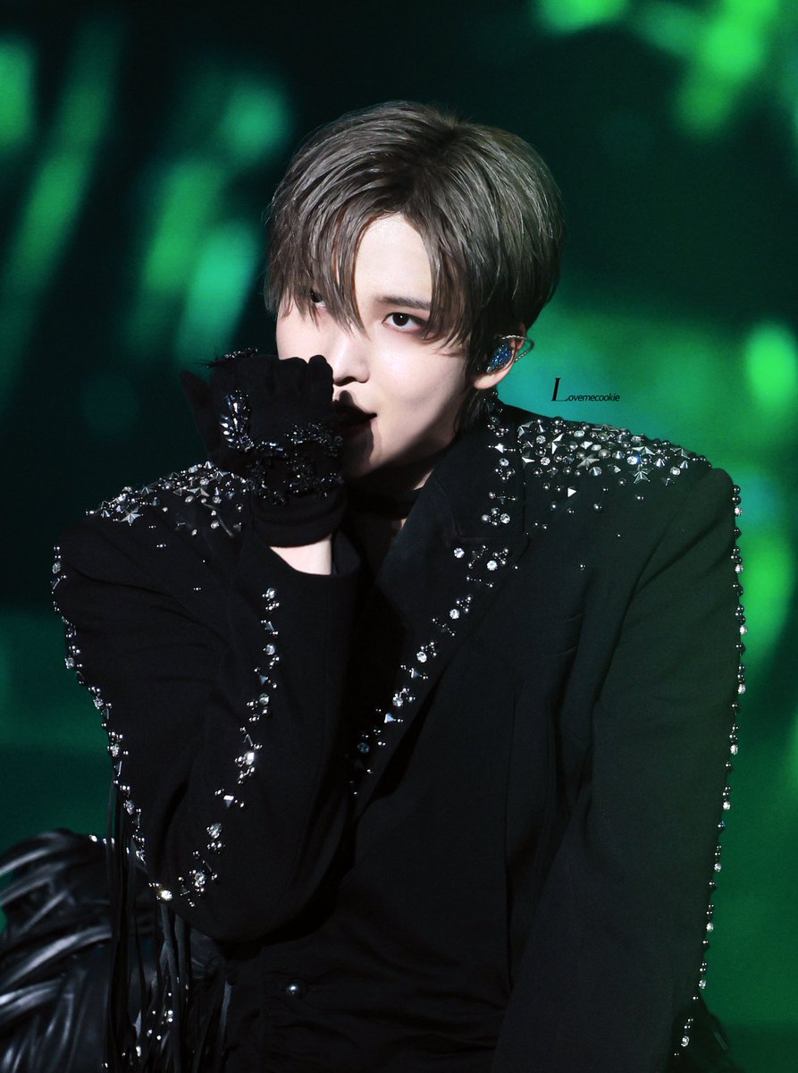 🍪𝙡𝙤𝙫𝙚𝙢𝙚𝙘𝙤𝙤𝙠𝙞𝙚
angel 

250322 TOWARDS THE LIGHT
#ATEEZ #에이티즈 #YUNHO #윤호