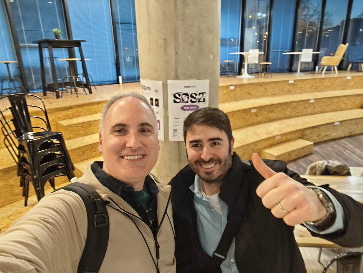 Aquí estamos <a href="/ChezluiCJar/">Chelu Martin</a> y yo en nuestro primer #sosz25. No será el último!! Muchas gracias a <a href="/cachiruloValley/">Cachirulo Valley</a> por el eventazo y a todos los asistentes.  Nos vamos con muchas cosas en la mochila.