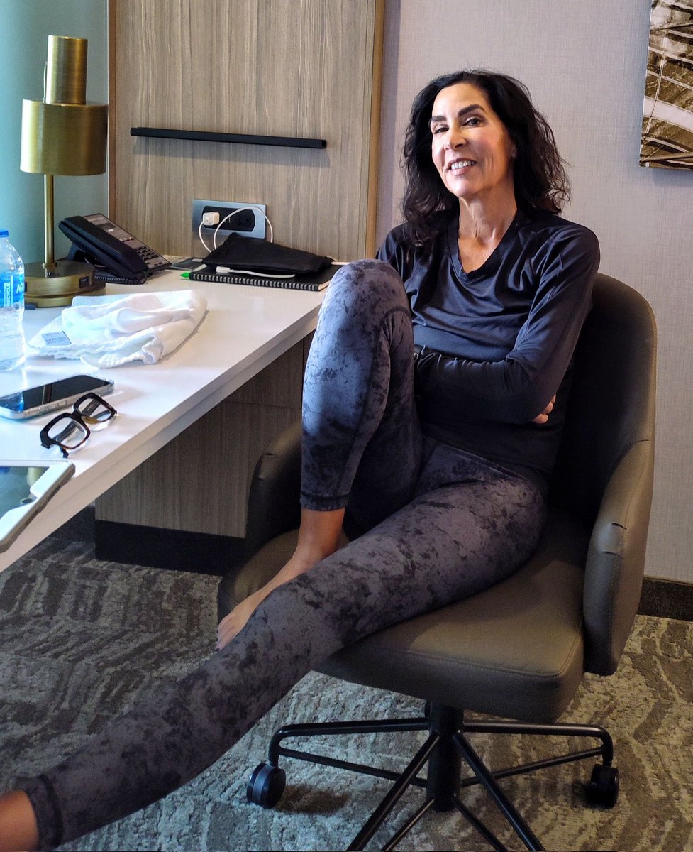 This is a picture of the Birthday Girl.🎉🎈
Why does she look so content, you might ask?

Well, her brilliant son was married this past weekend.💍
And, her beautiful daughter will celebrate her nuptials in 40 days time. 🥂

Two weddings in less than 6 weeks! 😘🥰

The best
