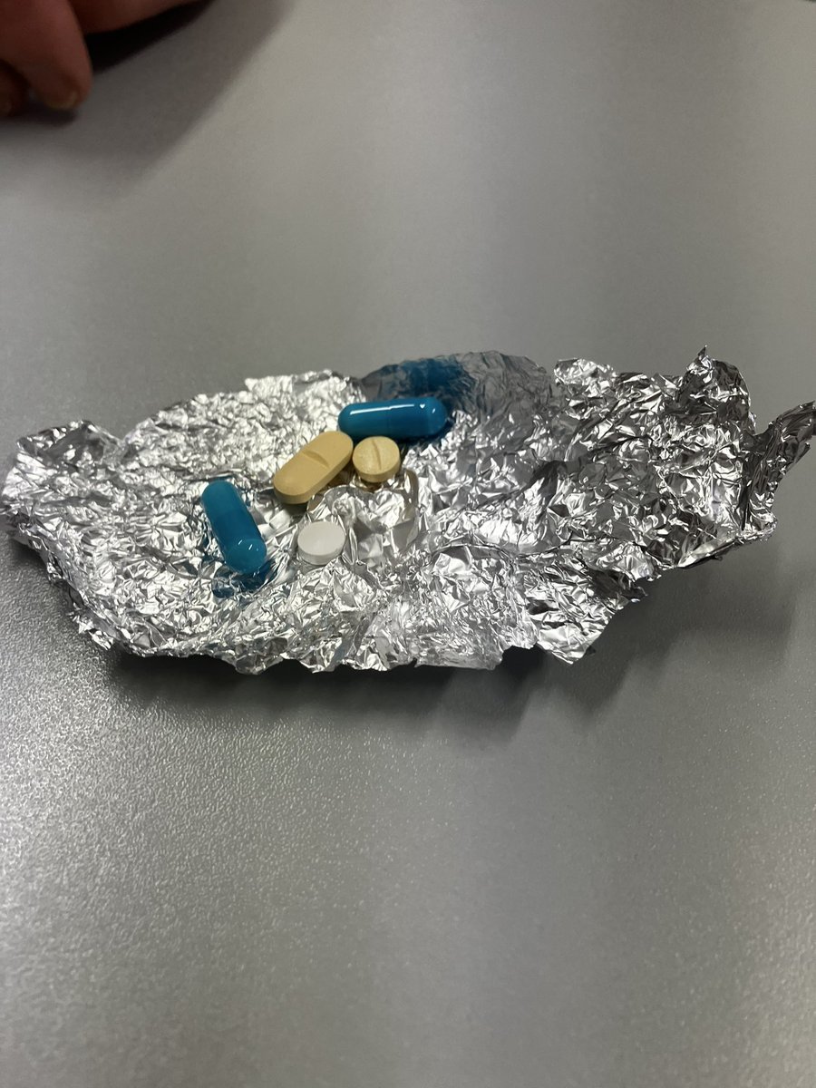 Felix Valencia (@felixvalencia10) on Twitter photo When the patient comes to the visit prepared for the question, what pills do you usually take?… When the patient comes to the visit prepared for the question, what pills do you usually take?…